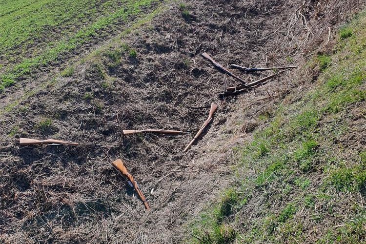 Slika /PU_VS/Akcije/Manje oruzja-manje tragedija/stare puške.jpg